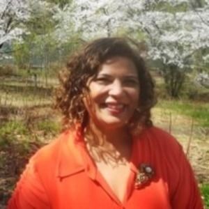 Meet your Posher, Naiera